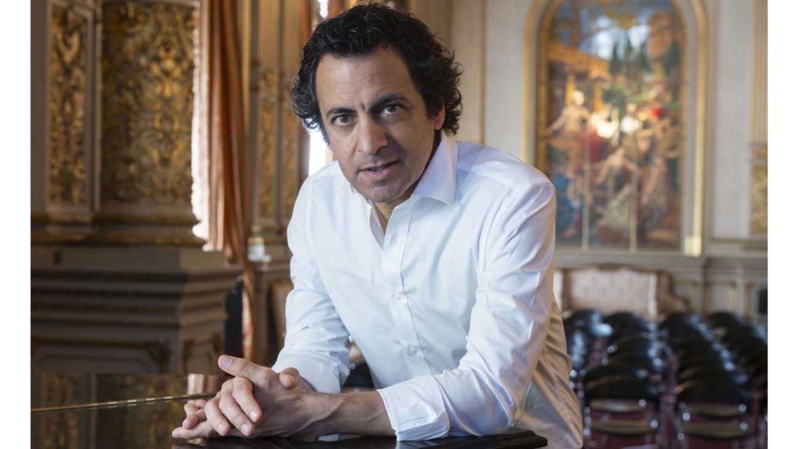“El director debe ser un transmisor”