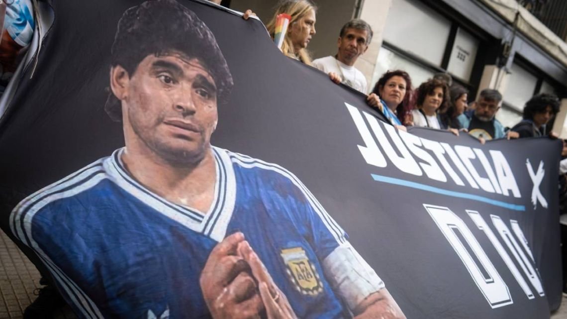 El fiscal del caso Maradona pidió nuevos allanamientos y advirtió: "No van a voltear el juicio"
