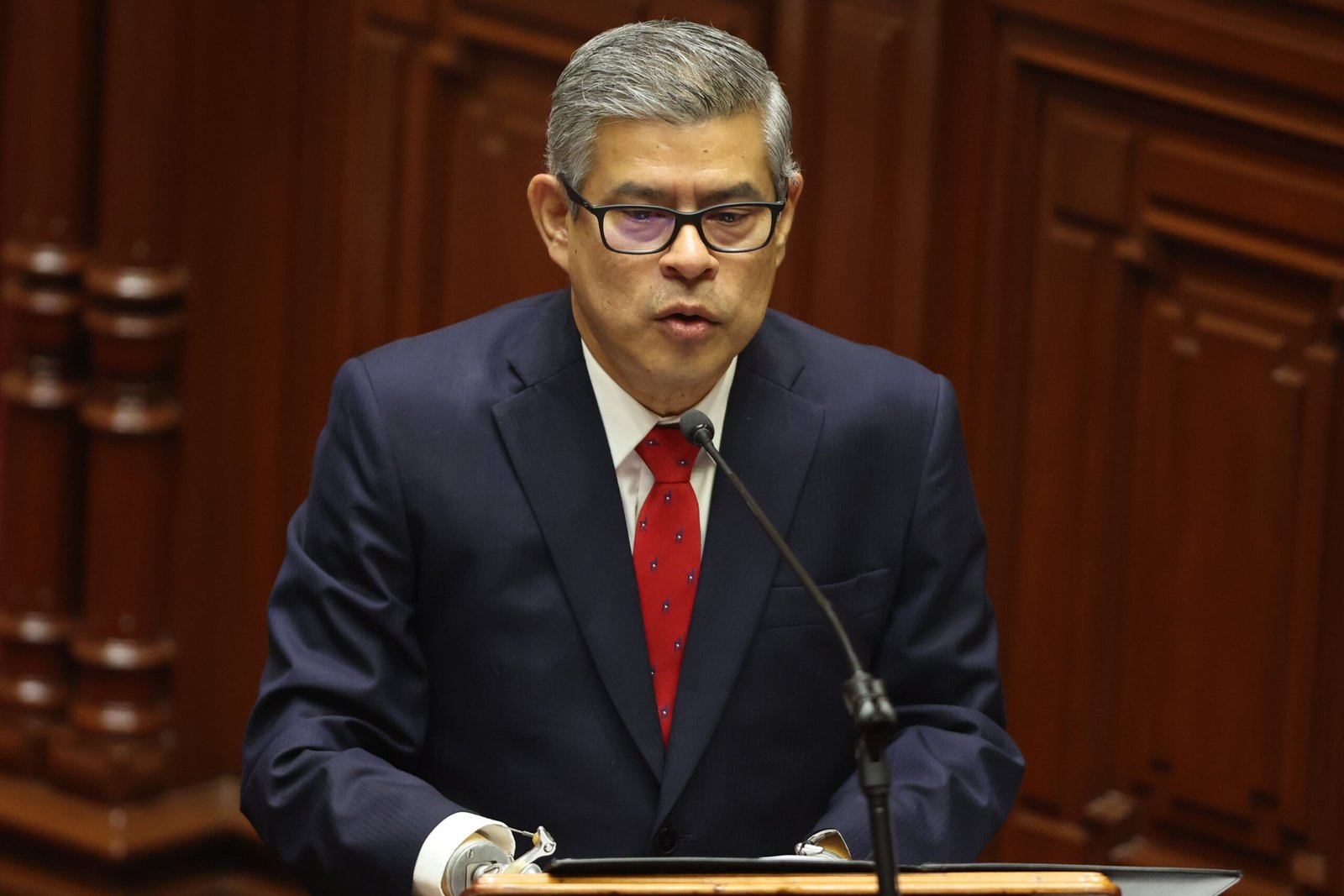 El primer ministro de Perú presenta al Congreso las políticas de Fujimori en medio de las primeras fisuras en el gabinete