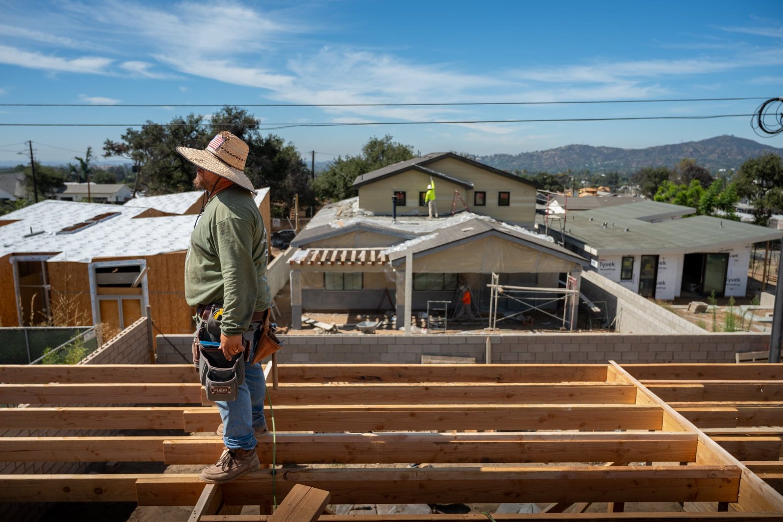 El temor al ICE frena la reconstrucción de zonas devastadas por los incendios en California