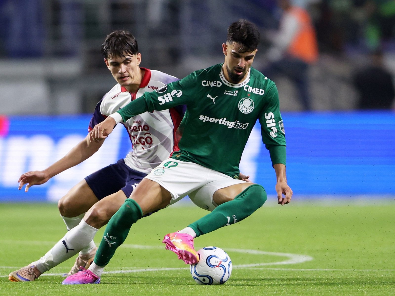 Flaco López hizo un gol para Palmeiras, pero lo sacaron y Cerro Porteño de Holan se lo empató en Brasil