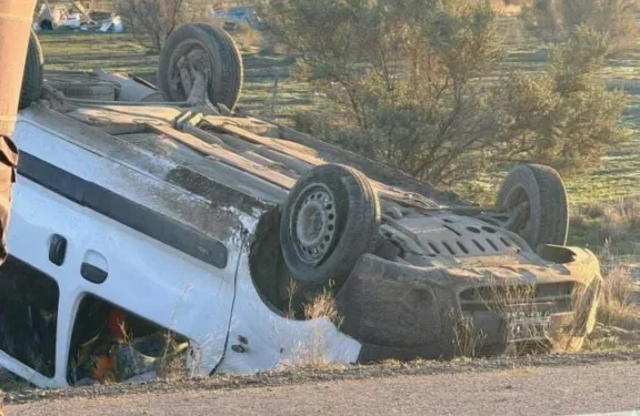 Grave vuelco en la Ruta 7: una persona salió despedida y quedó debajo del vehículo