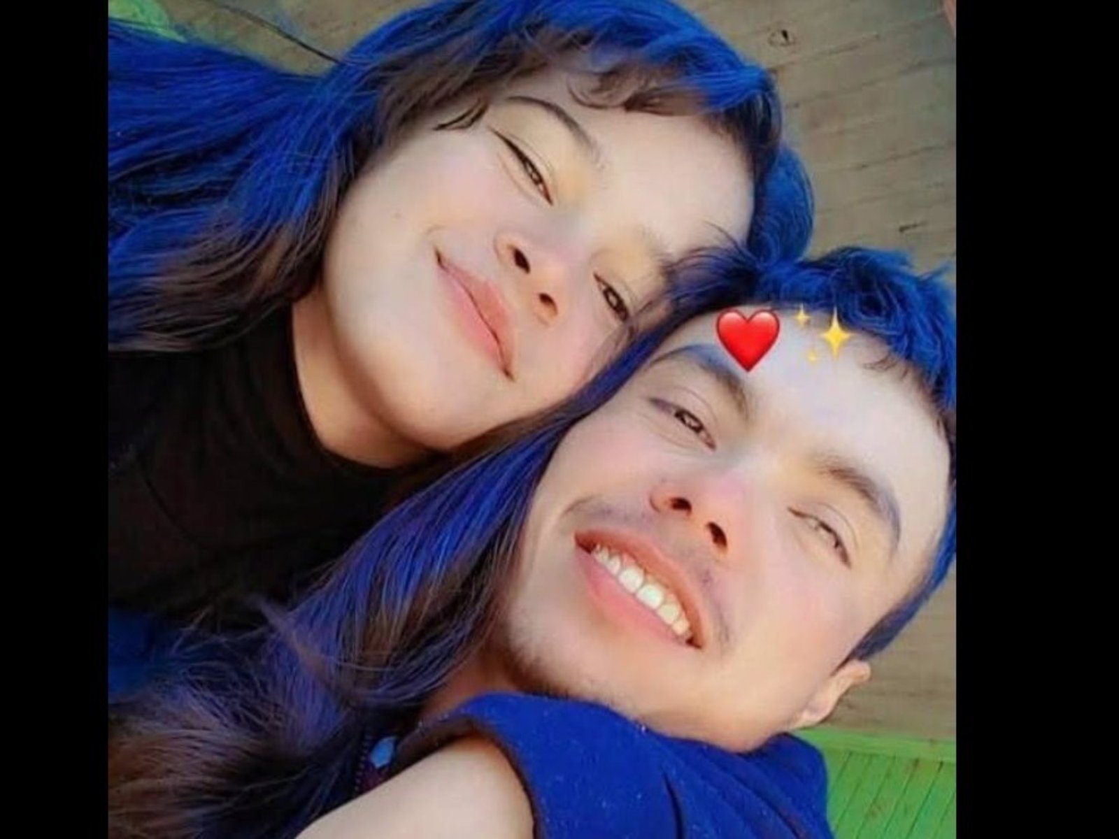 Iban en moto y los chocaron en una camioneta robada: murieron los dos