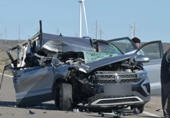 Jubilado chocó de atrás a un camión en plena Doble Trocha a Madryn y se salvó