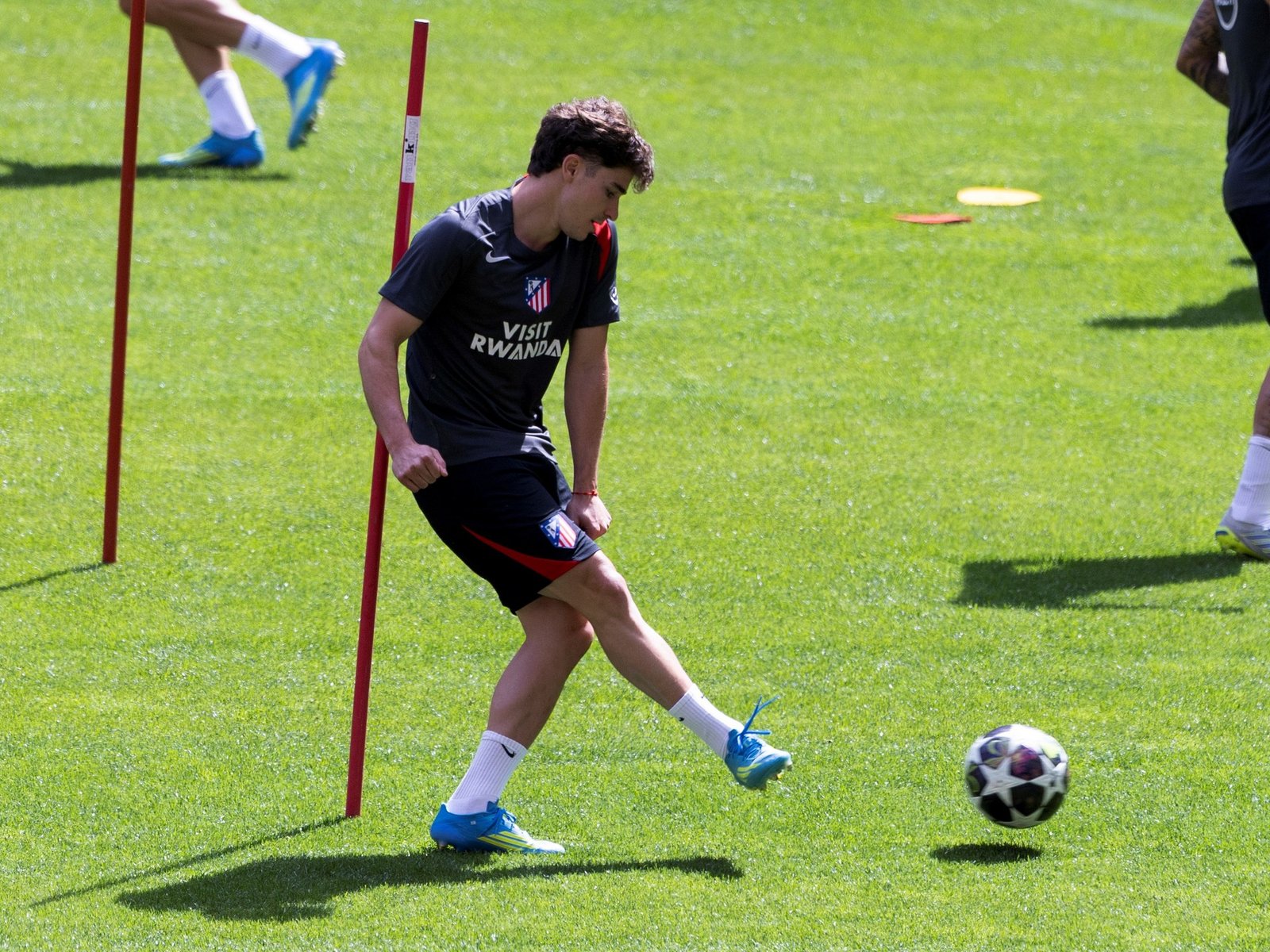 Julián Alvarez ya se "entrena" bajo la disciplina de Atlético de Madrid pese a su deseo de irse a Barcelona