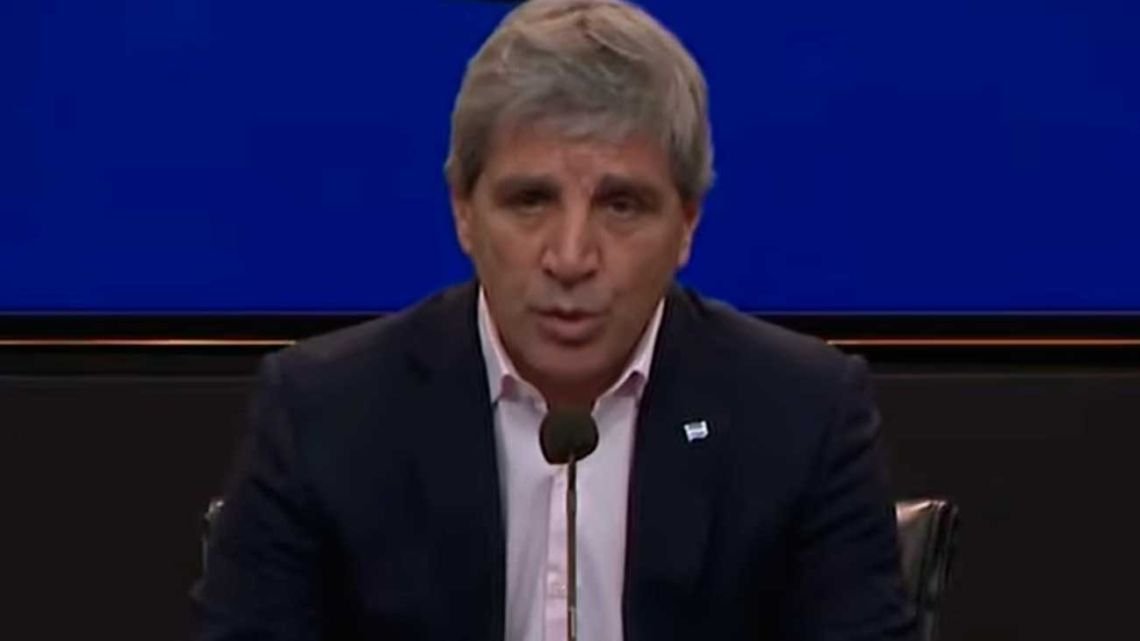 “Justicia social”: Caputo utilizó un concepto peronista para defender los créditos hipotecarios