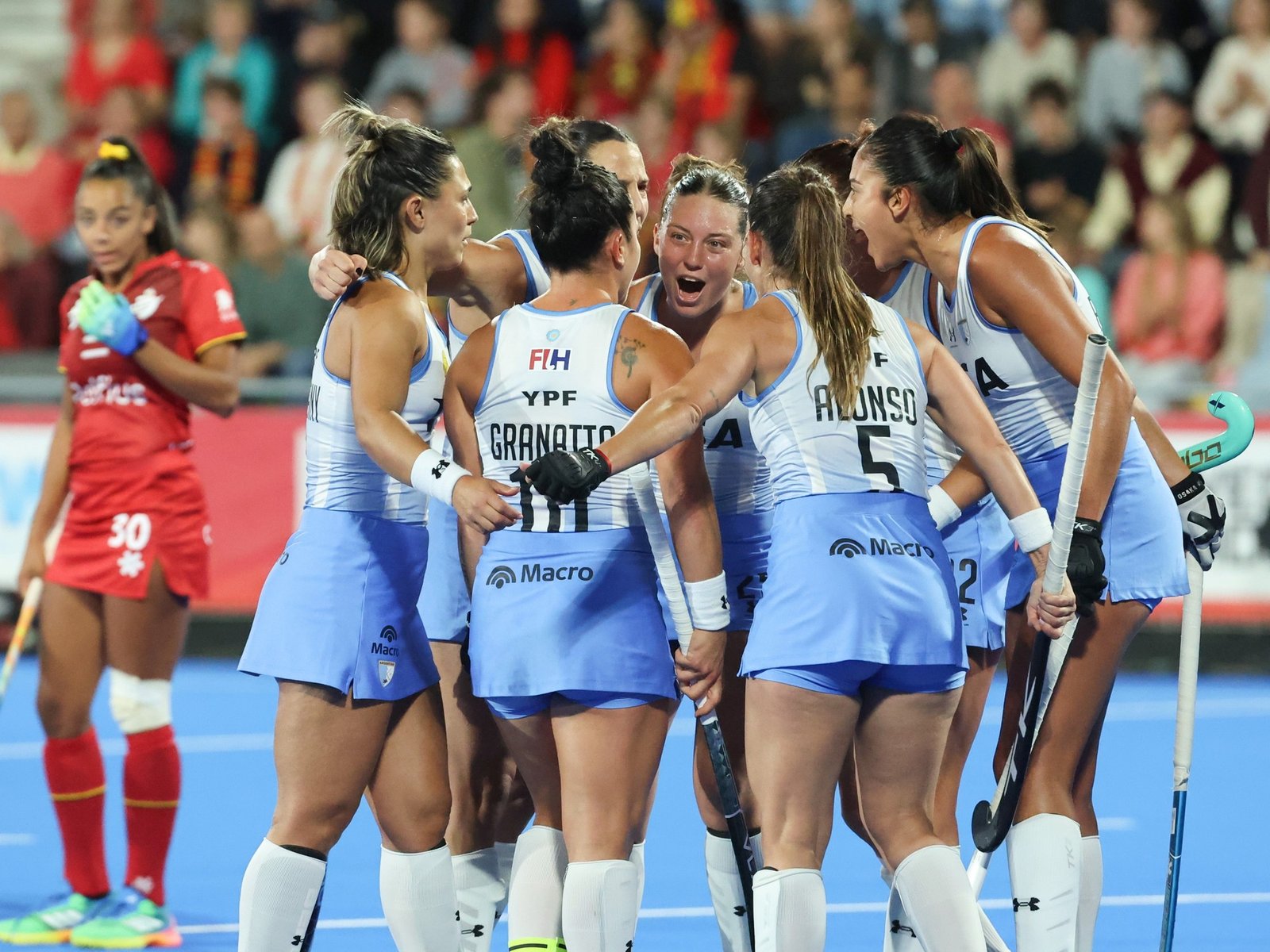 Las Leonas igualaron con Bélgica, quedaron primeras en su grupo de la segunda fase y evitan a un peso pesado en las semifinales