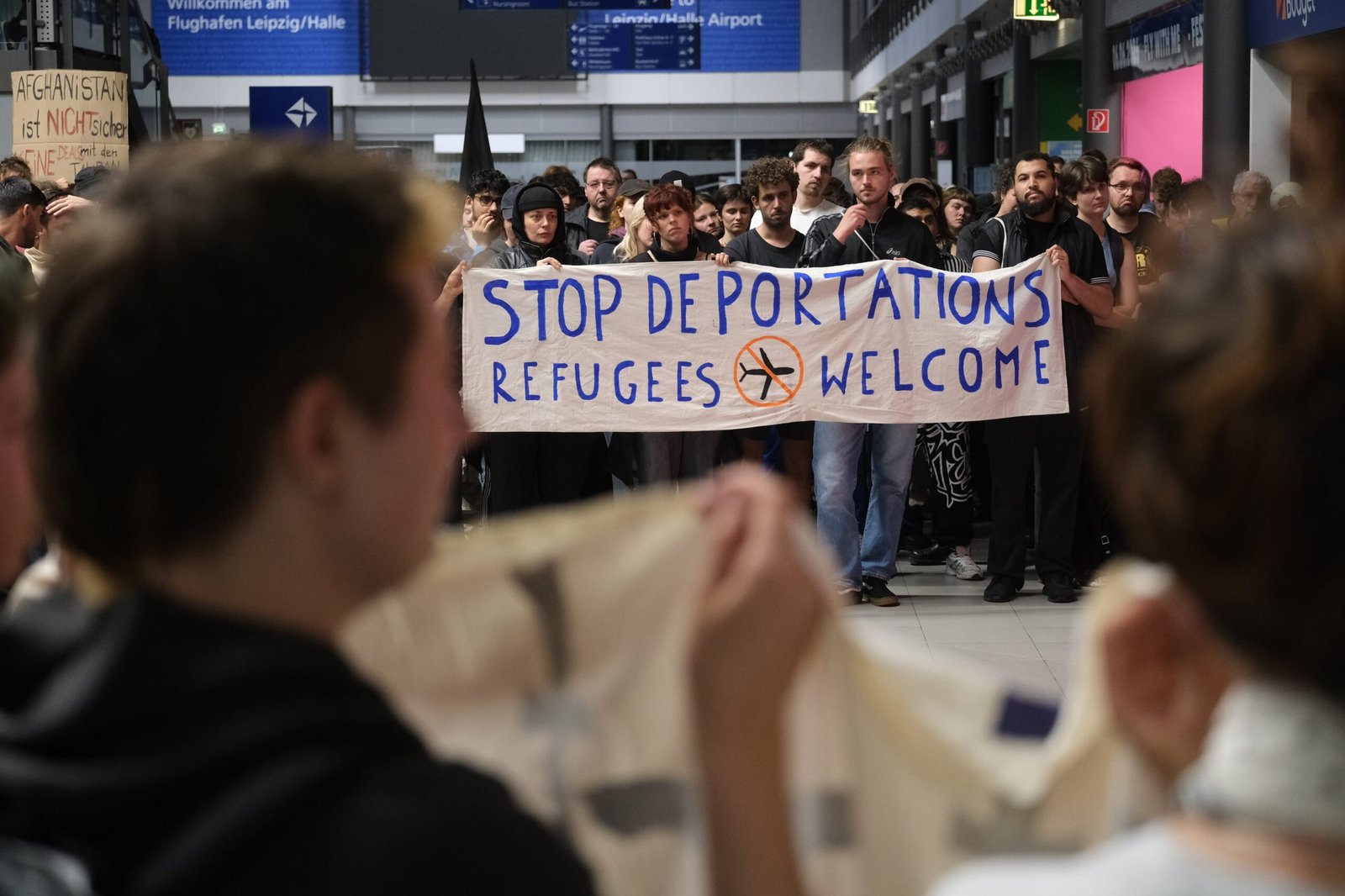 Las solicitudes de asilo caen en Alemania tras un año de restricciones del Gobierno