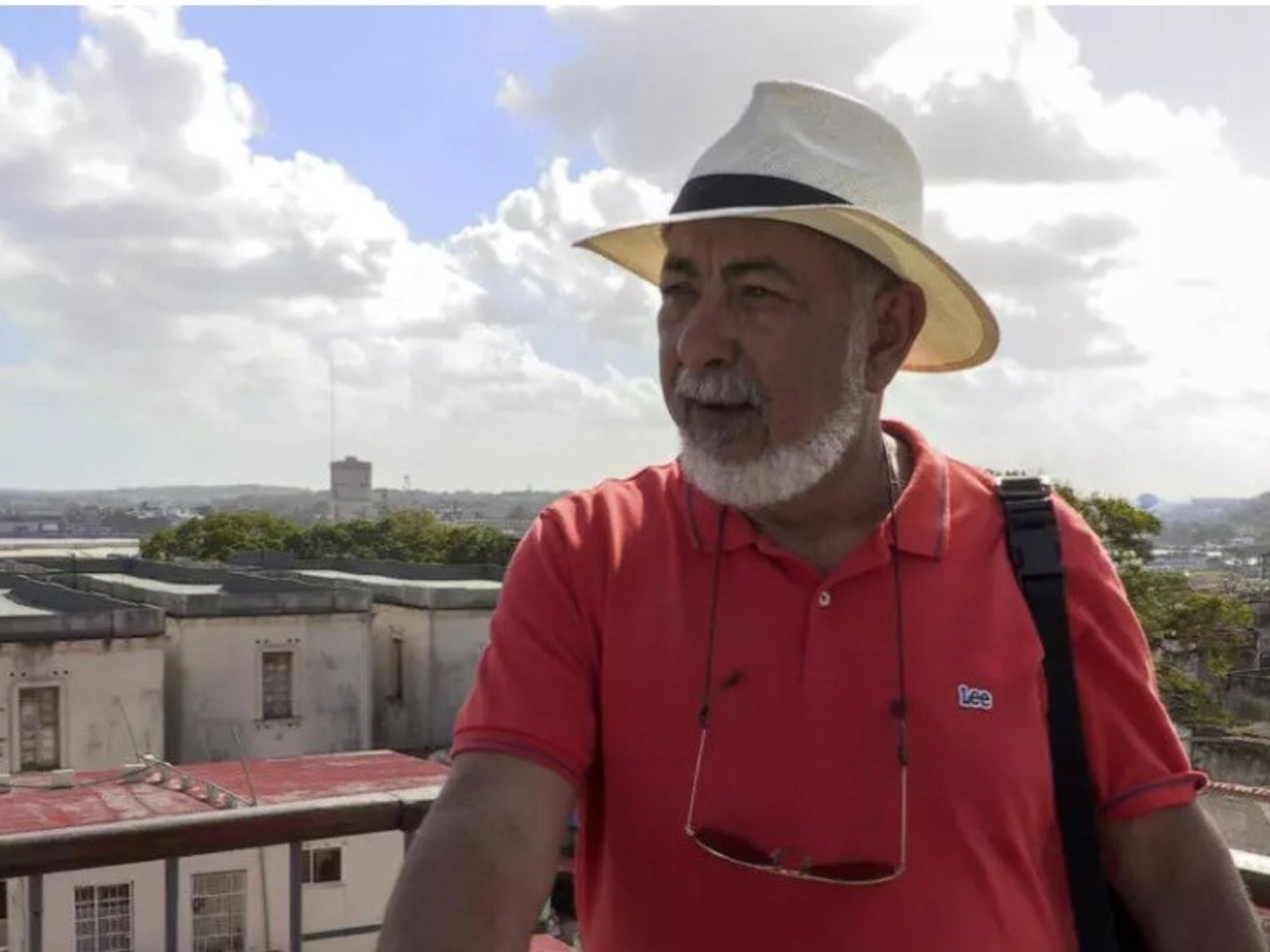 Leonardo Padura, escritor cubano, ganó el Premio Liber 2026: “Es doblemente satisfactorio”