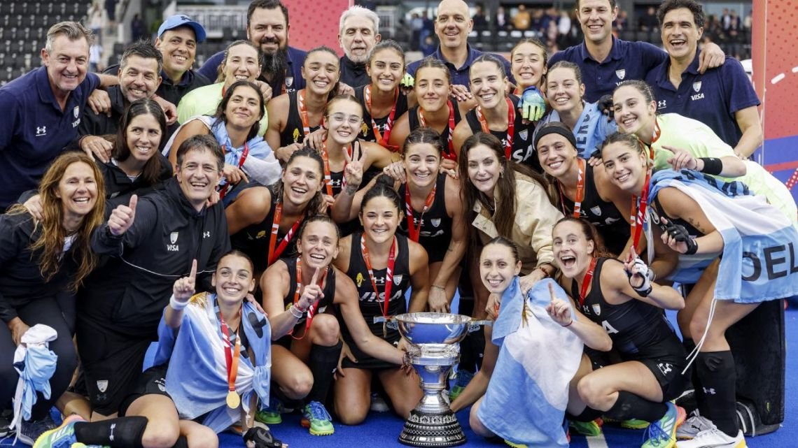 Leonas campeonas mundiales: la emoción de Luciana Aymar, el festejo de Aníbal Fernández y los tuits de Milei y Bullrich