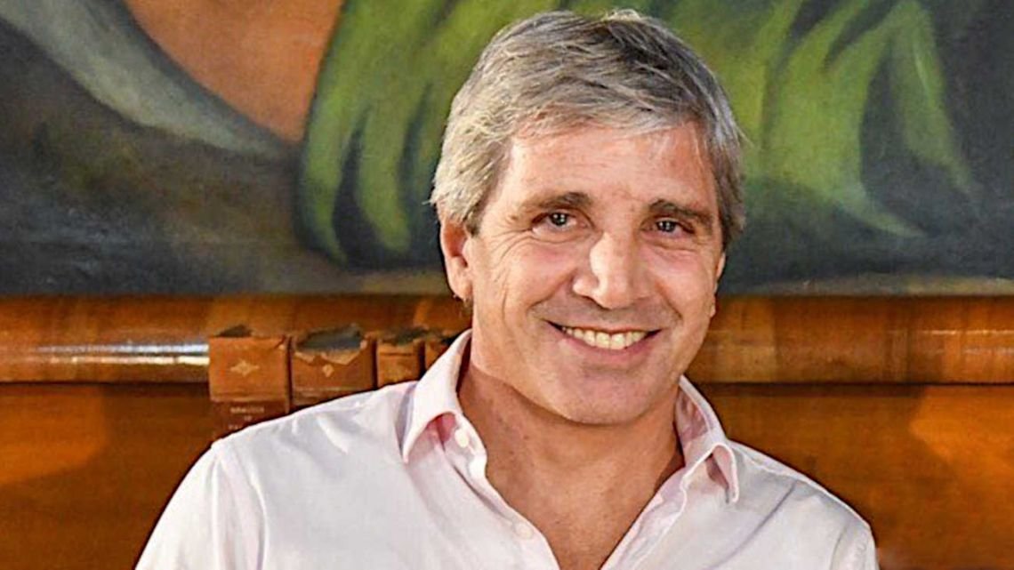 Luis Caputo dará una conferencia de prensa este miércoles: qué anunciaría el ministro de Economía