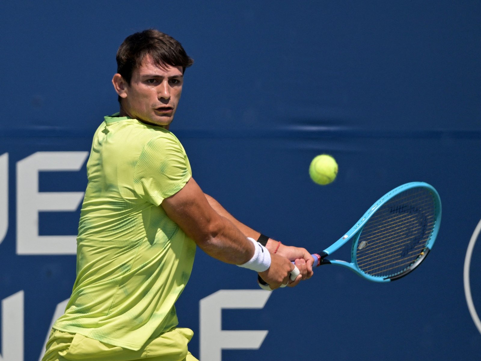 Mariano Navone se roba todas las miradas ante Novak Djokovic en una jornada con póker de argentinos