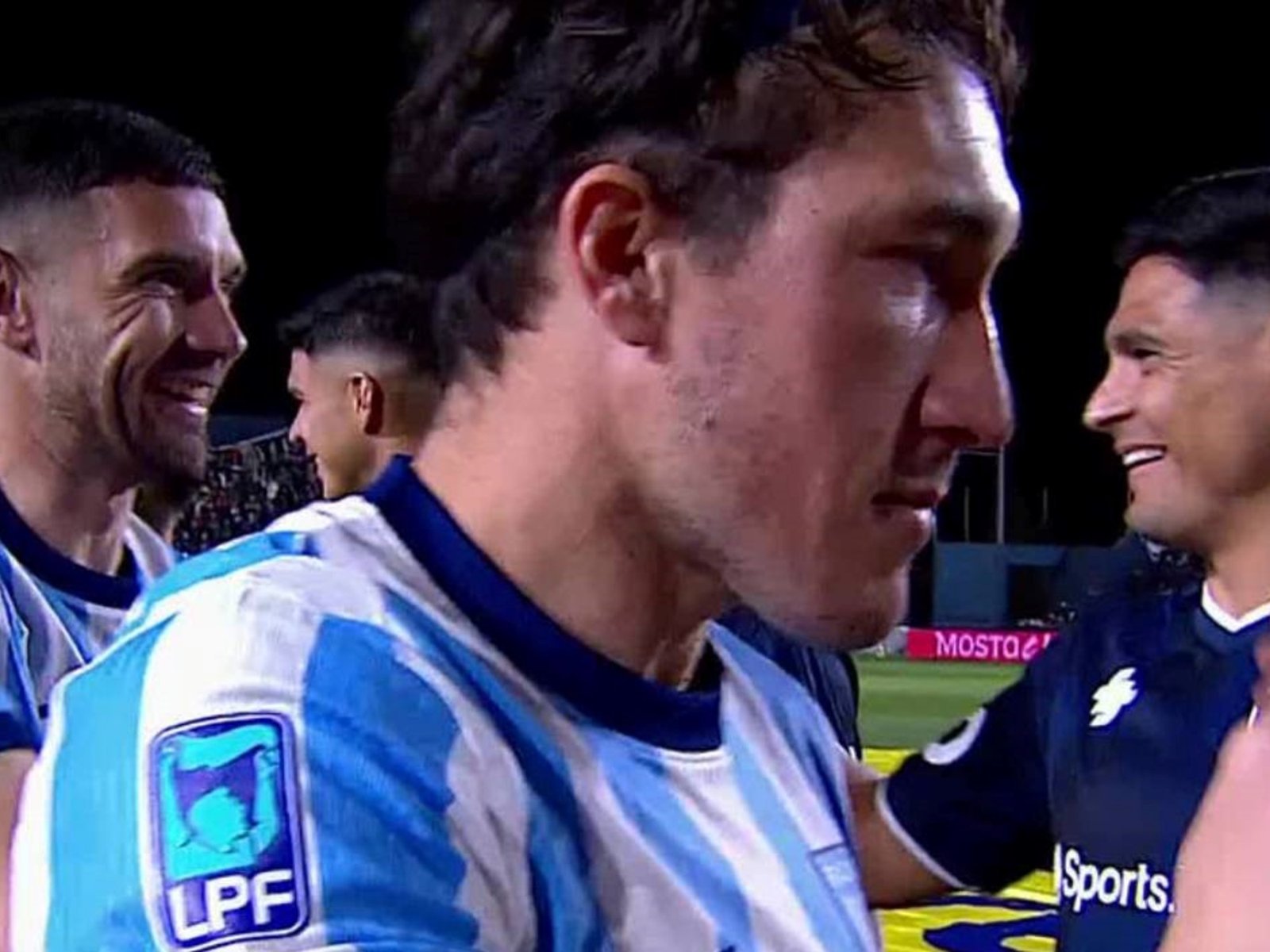 Maxi Salas vs Racing: saludo cómplice con Maravilla Martínez y la "influencia" en el gol de Miljevic :: Olé