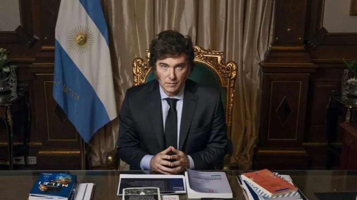 Milei, listo para 'atajar' corridas: posteó que "Argentina tendrá entre US$ 60 y 70 mil millones"