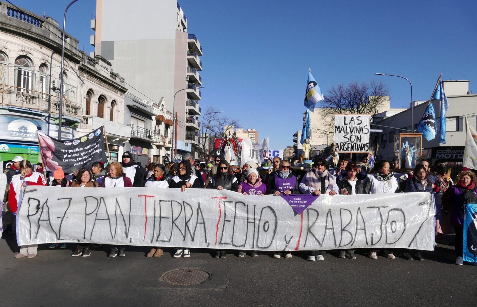 Miles de argentinos lamentan que el trabajo sea cada día más precario: “Engancho lo que sea”