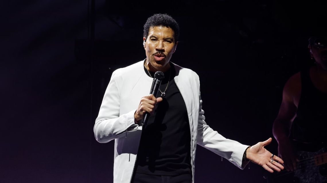 Preocupación por Lionel Richie: el cantante fue internado en terapia intensiva tras su show en St. Louis