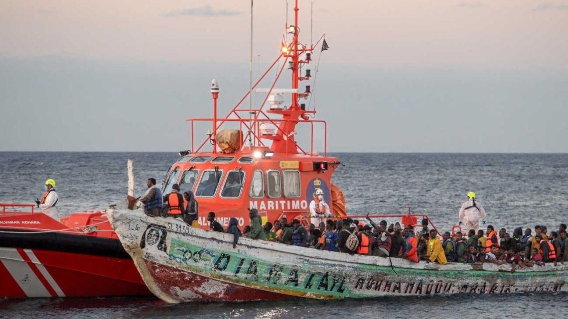 Reino Unido: por qué la inmigración sigue siendo un tema central pese a la caída de los números