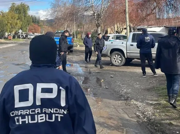 Se habrían hecho pasar por pastores para engañar a un adulto mayor y robarle $500.000