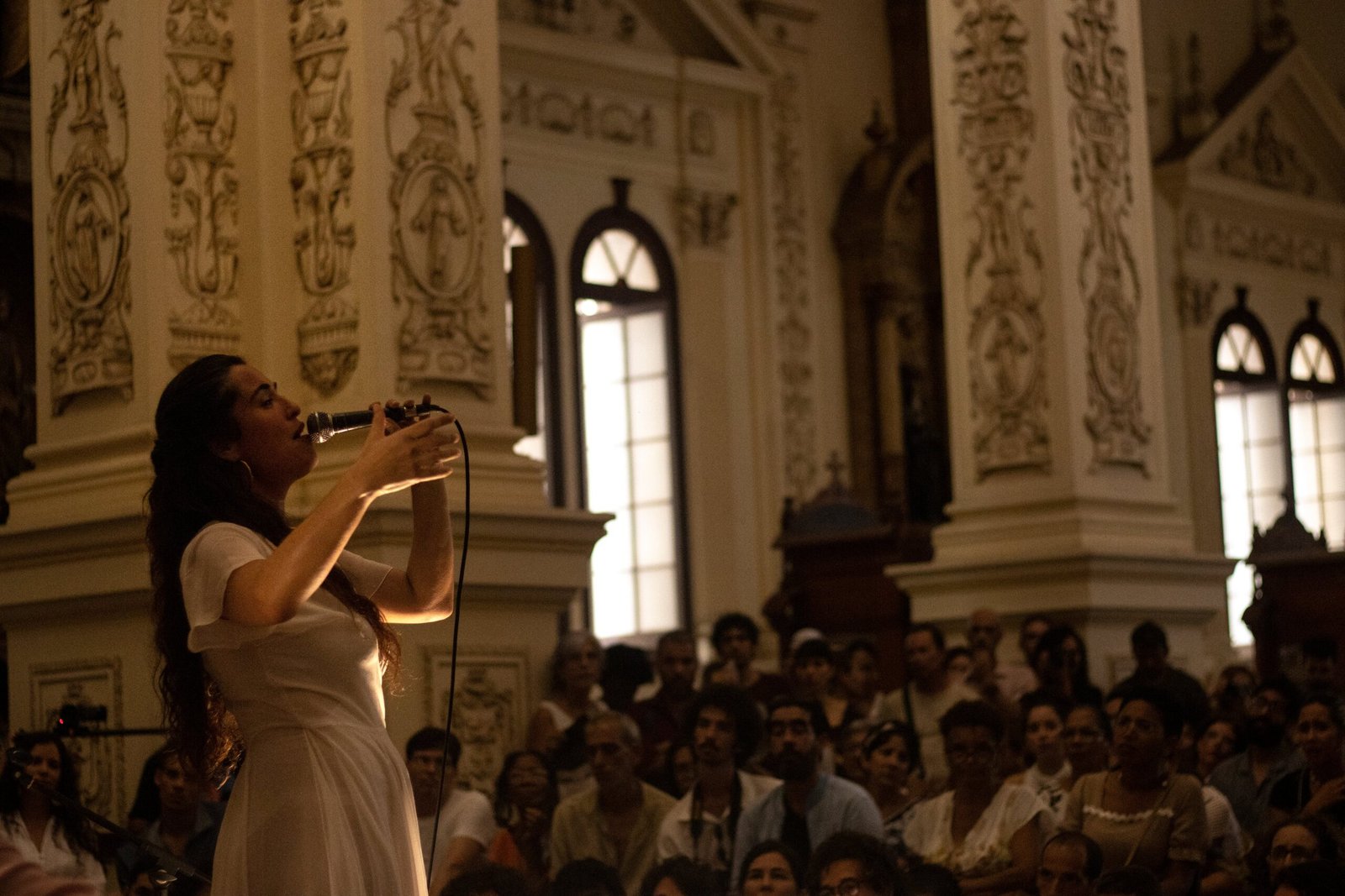 Concierto de Silvia Pérez Cruz en la Iglesia de San Francisco el Nuevo, en la Habana, este domingo.
