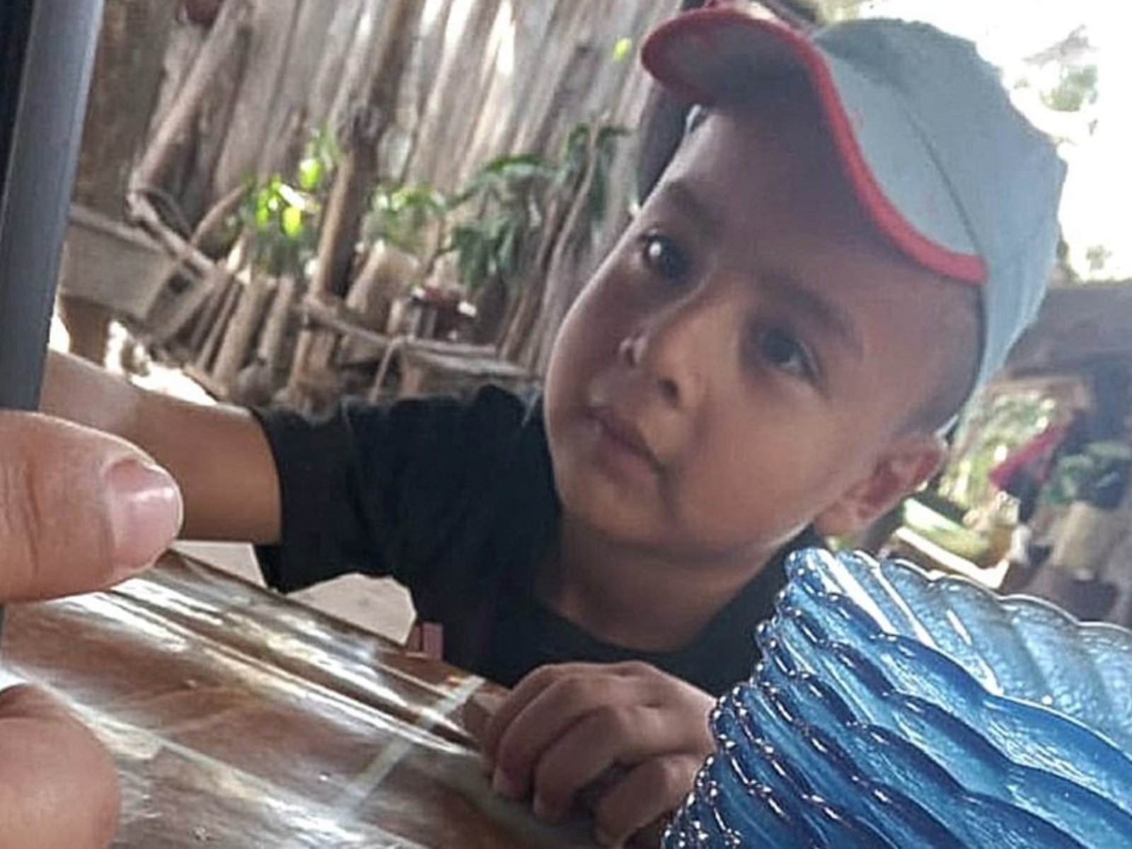 Un vecino dijo que escuchó gritos "ahogados" de un niño el día que desapareció Loan y uno de los acusados pidió volver a declarar
