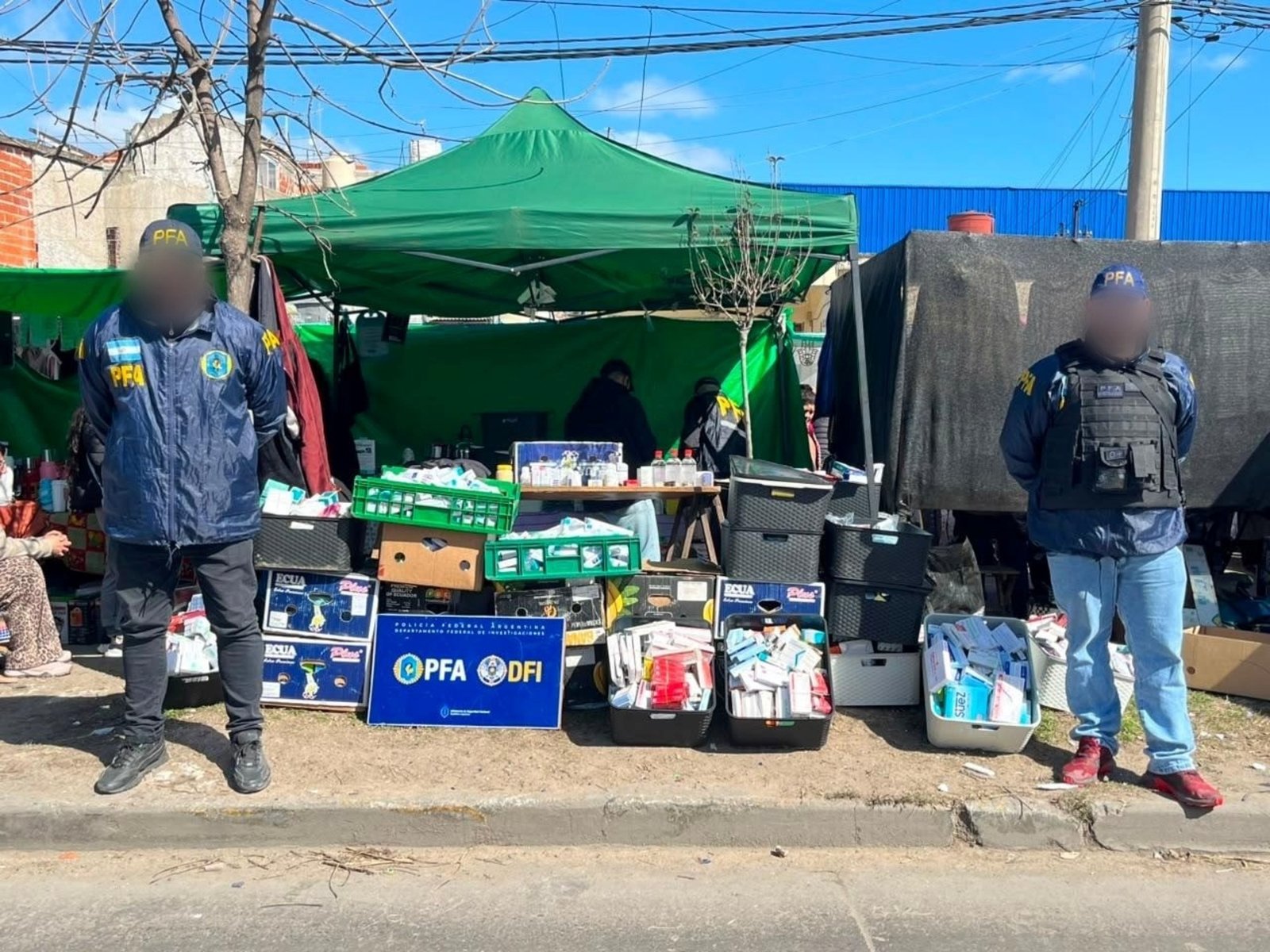 Vendían antibióticos y medicamentos de compra bajo receta en una conocida feria del Conurbano: nueve imputados