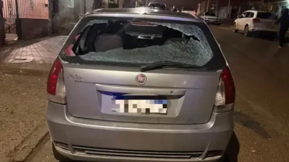 Violento ataque a balazos contra un auto en Comodoro