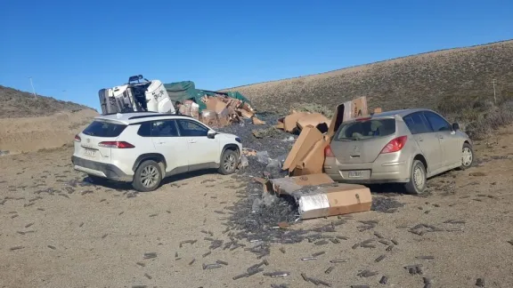 Vuelco en el acceso a Rada Tilly: un conductor fue trasladado al Hospital Regional