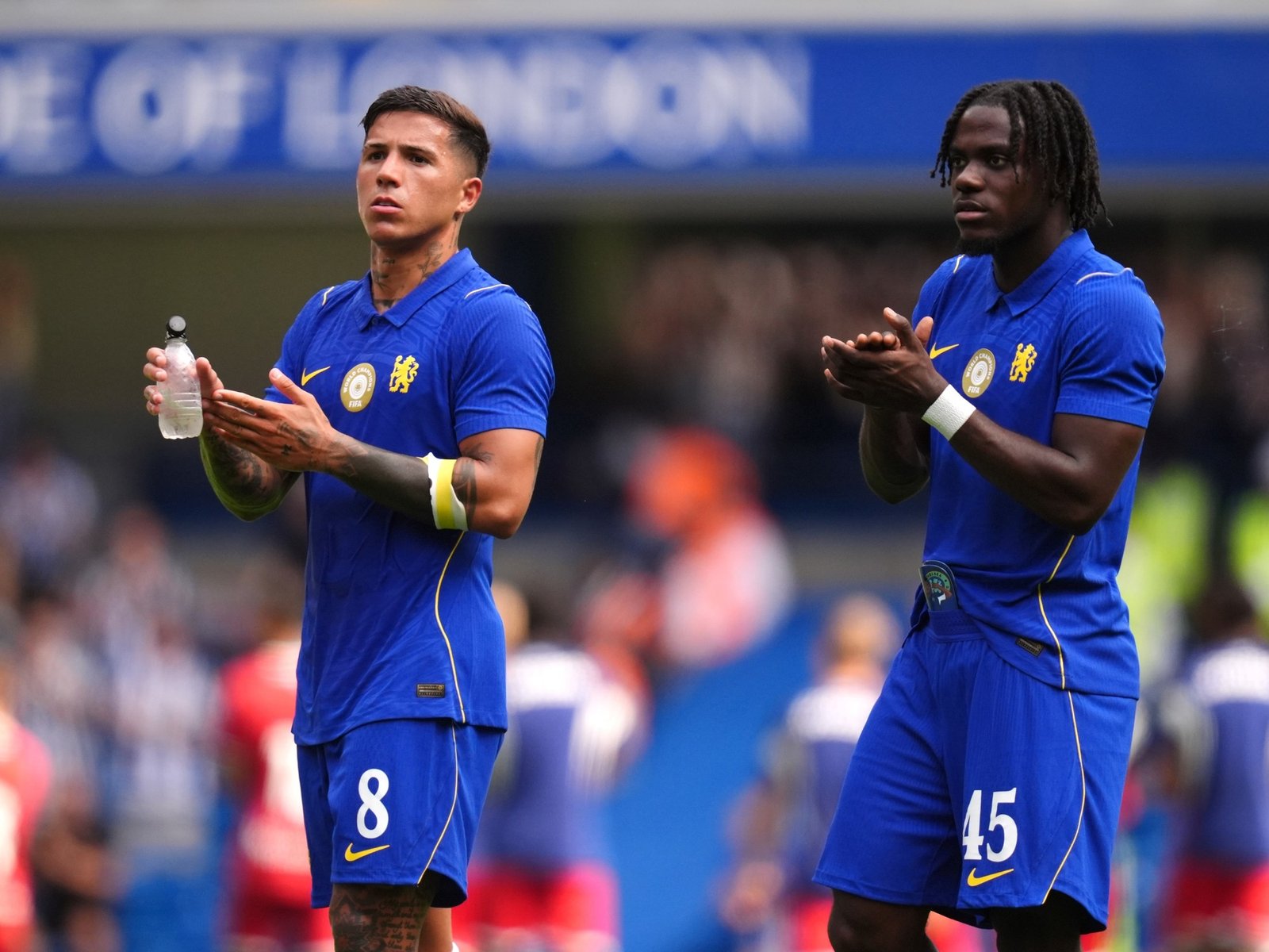 aseguran que pagaría 164 millones de dólares para sacarlo de Chelsea