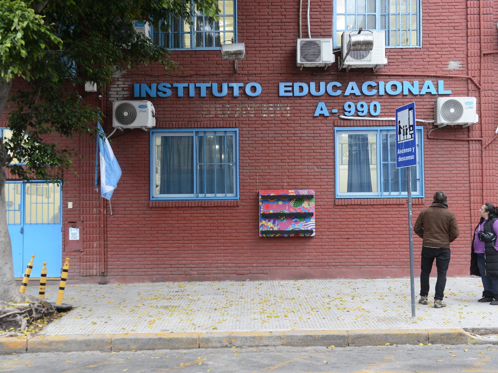 deudas con los docentes y cada vez menos alumnos