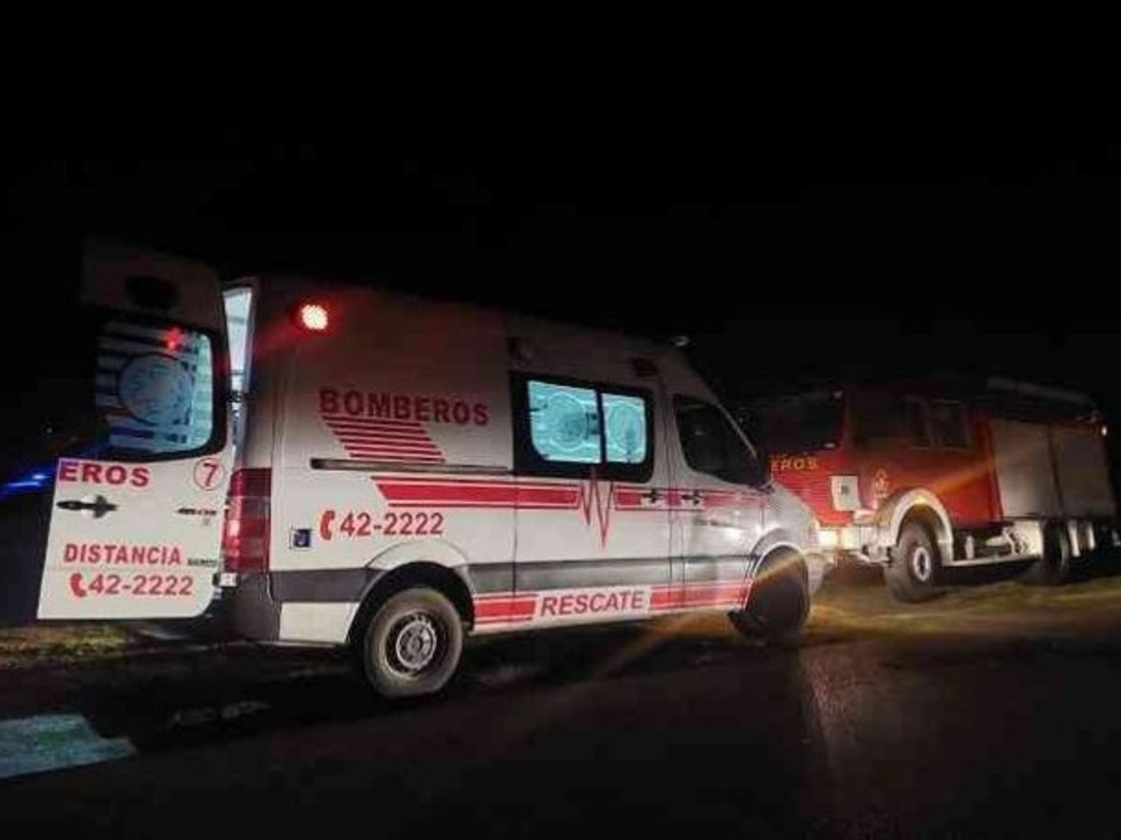 hay siete muertos por el choque entre un auto y un camión