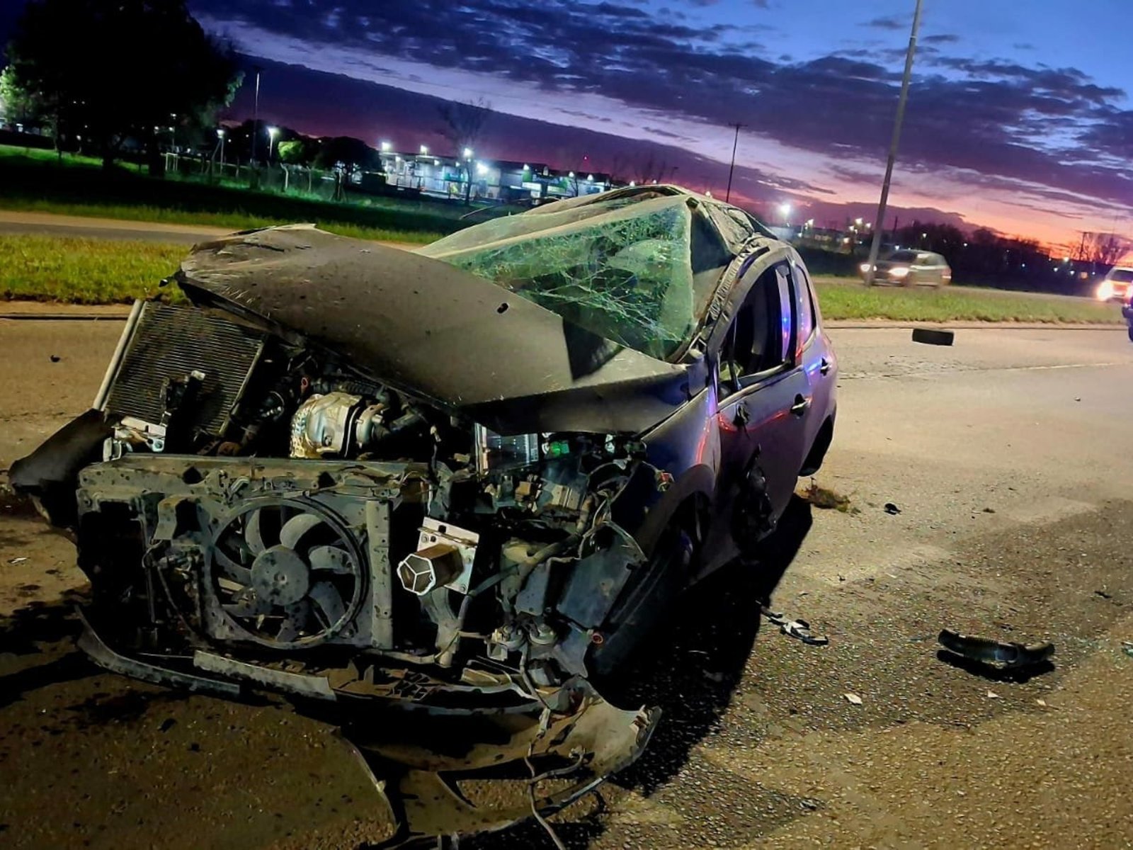 muere una joven bombera voluntaria, tras un violento choque frontal de dos autos en Córdoba