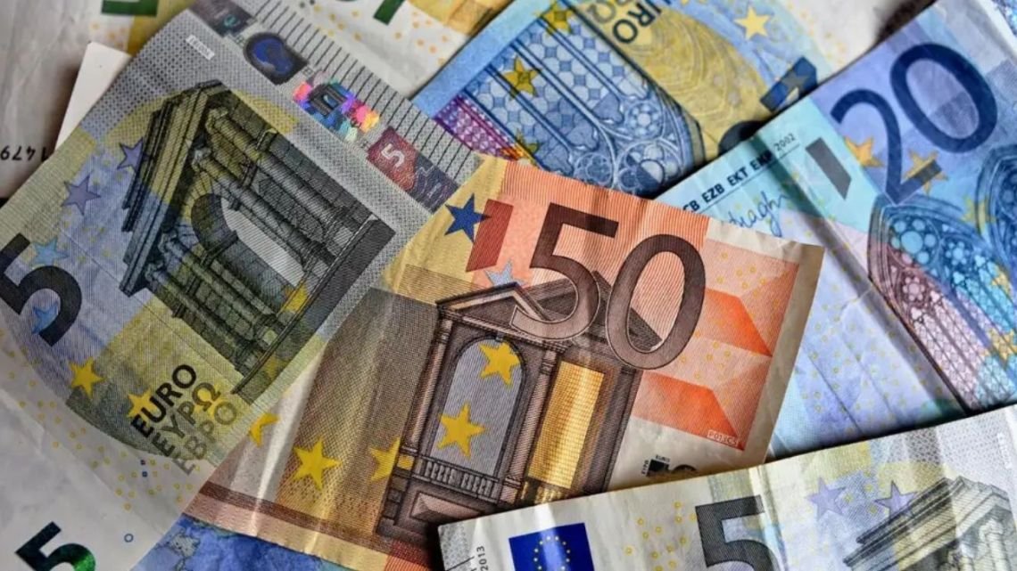 A cuánto cotiza el euro blue hoy, martes 15 de septiembre