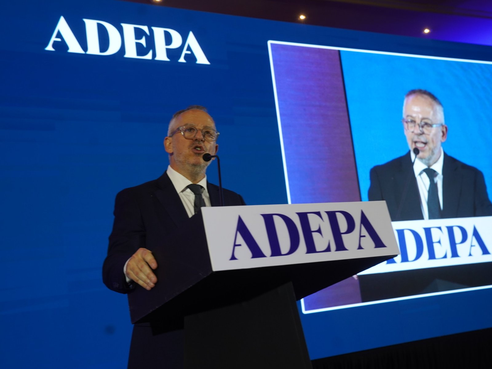 ADEPA se suma al reclamo global para proteger los contenidos periodísticos que usan las empresas de Inteligencia Artificial