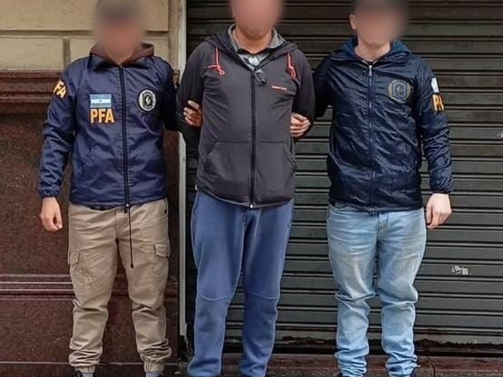Abusó de su hijastra, se fugó y cayó cuando fue a retirar un certificado de antecedentes