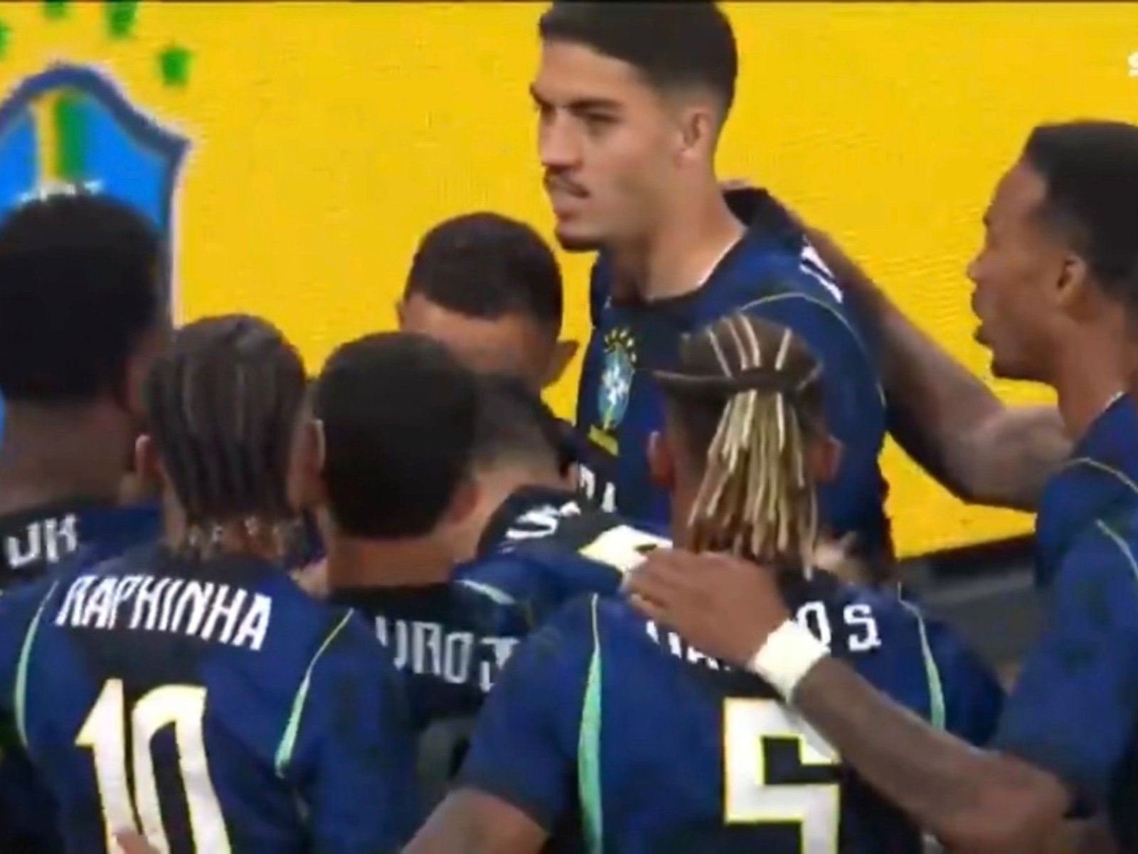 Arranque arrasador de Brasil: golazo de Vanderson para el 1-0 ante Australia :: Olé