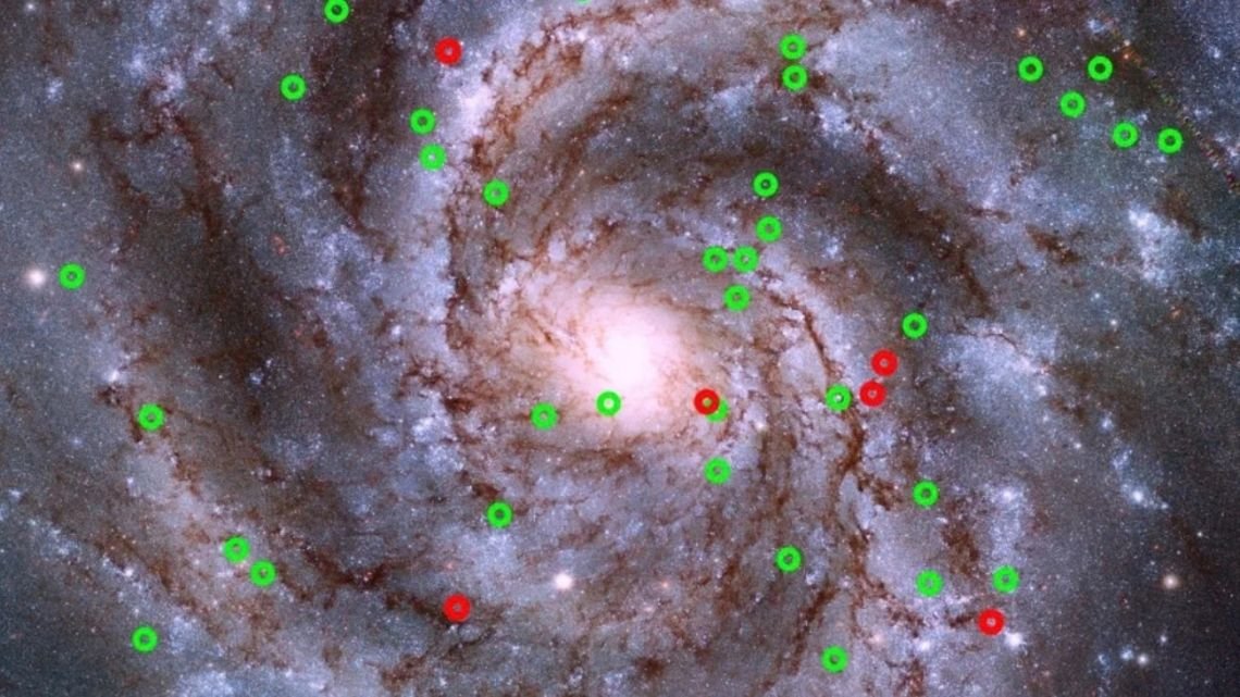 Astrónomos descubrieron 84 objetos ocultos en galaxias cercanas y todavía no saben exactamente qué son