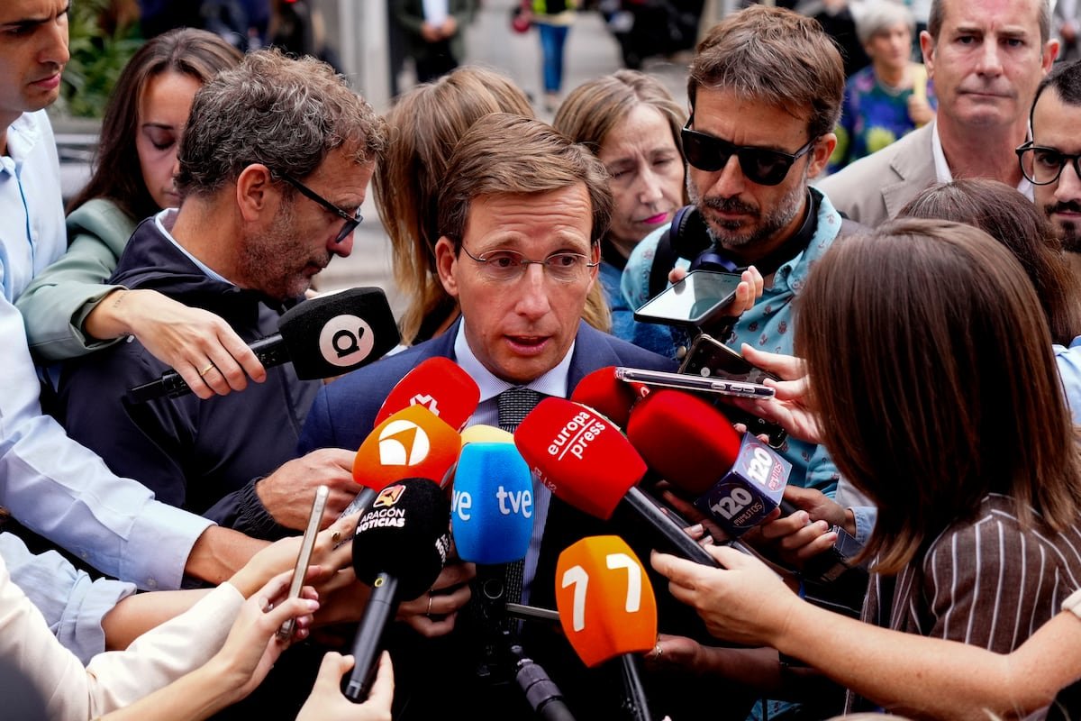 Aumenta la bronca entre Madrid y el Gobierno por la acampada de Sol: Almeida estudia medidas legales contra el delegado | Noticias de Madrid