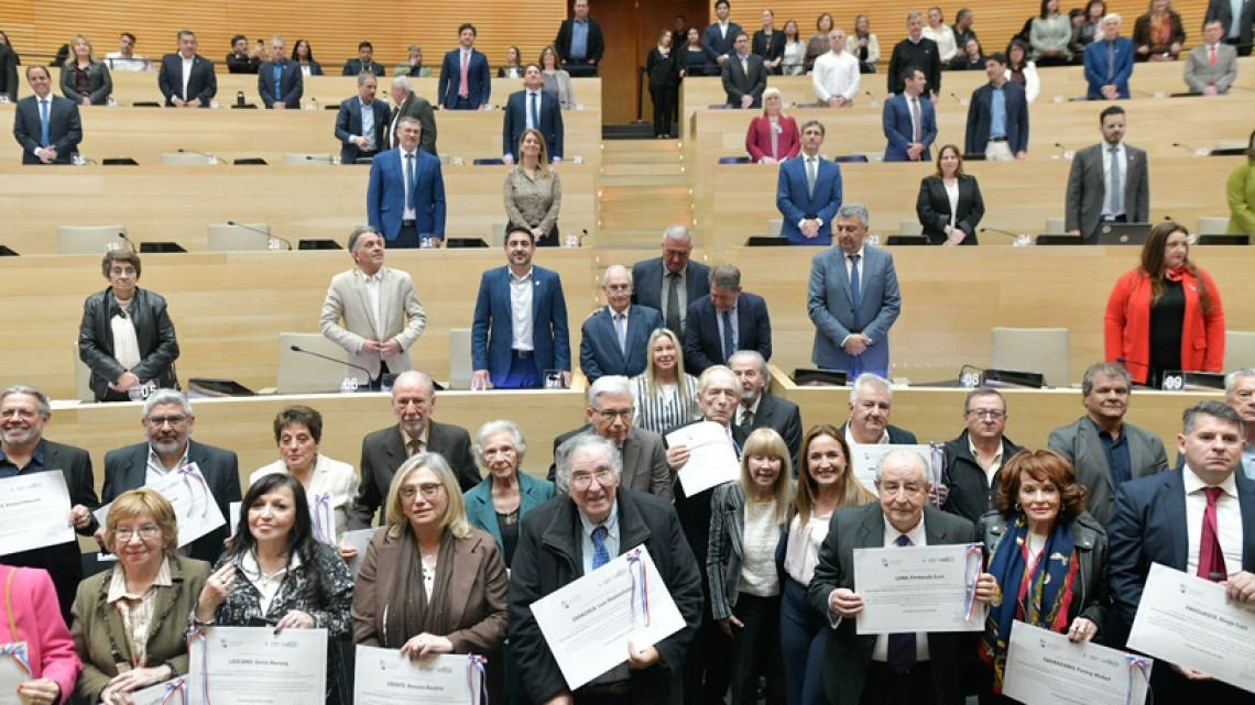 Balance cruzado por la Unicameral entre el PJ y una oposición que fogonea volver a dos cámaras