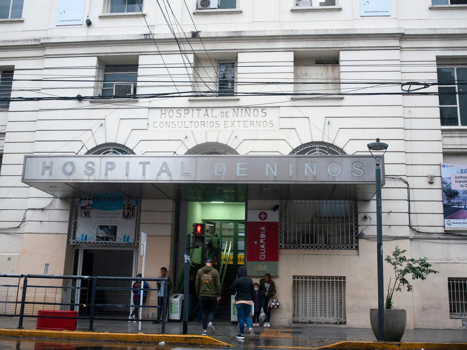 De la mano de Abel Pintos, buscan juntar 10 mil ladrillos en siete días para renovar un pabellón del Hospital de Niños
