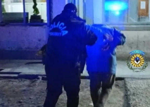 Detienen a un hombre tras ser sorprendido en una vivienda