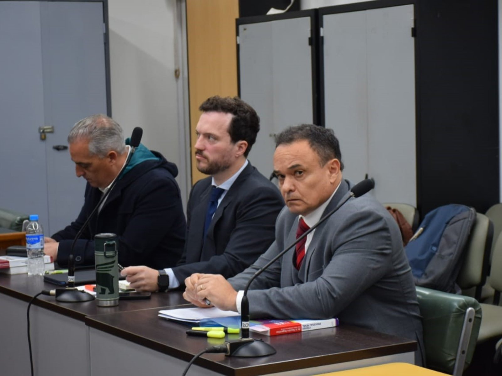 Detienen al ex secretario de un juez federal que ordenó escuchas ilegales a su esposa por creer que lo engañaba