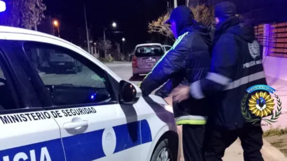 Detuvieron a un joven con dos pedidos de captura en Puerto Madryn