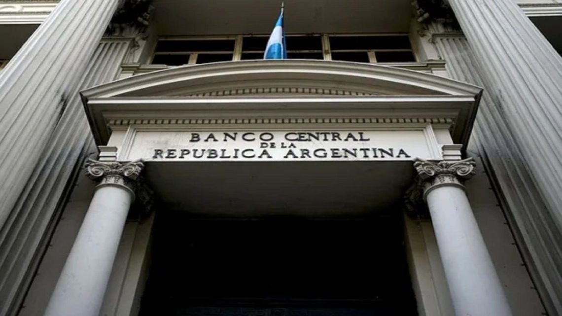 El Banco Central no compró dólares y las reservas cayeron por un pago de US$ 800 millones al FMI