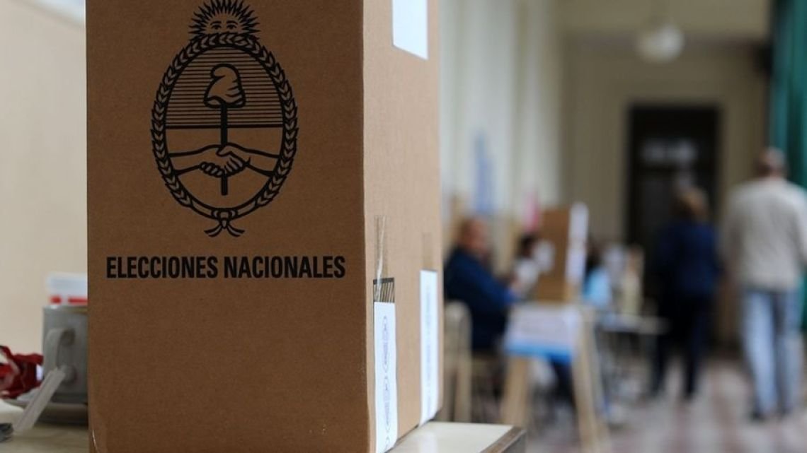 El gobernador de Corrientes confirmó que la provincia desdoblará las elecciones y apoyó la eliminación de las PASO