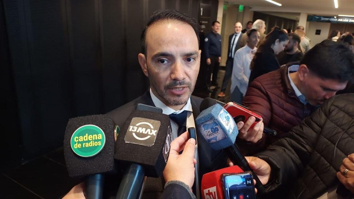 El gobernador de Corrientes viaja a Iguazú pero descarta un cruce con Milei: "No hay prevista una reunión"