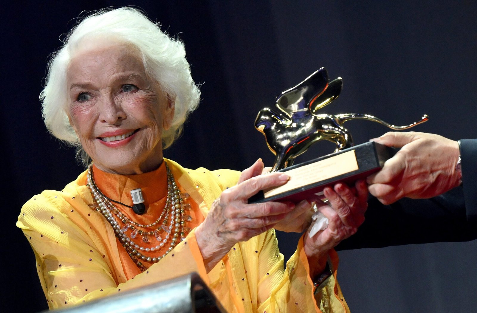 Ellen Burstyn, homenajeada en Venecia, se mete en la piel de una Marilyn anciana