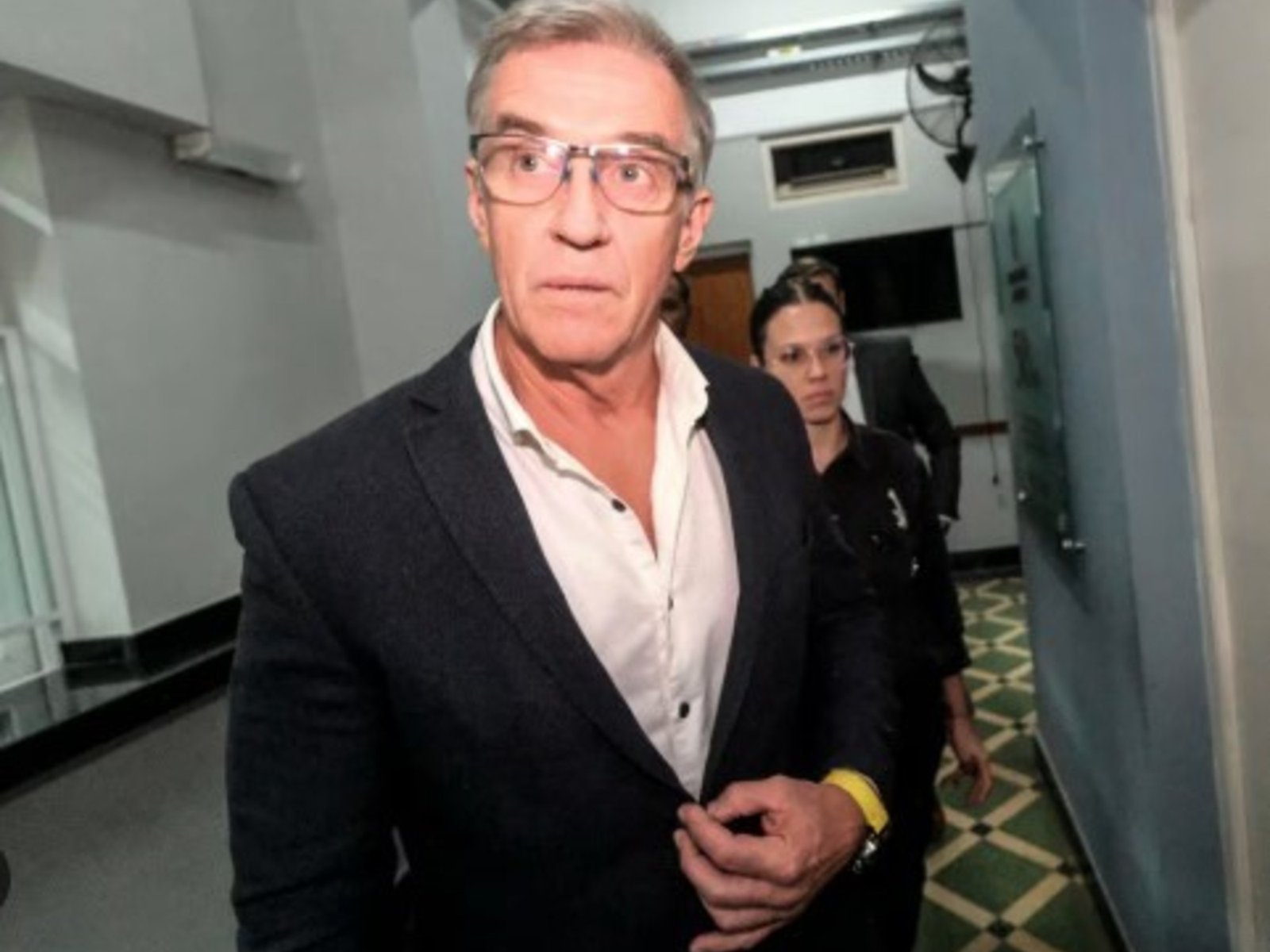 Es ginecólogo, está preso por abuso sexual y le pagará una millonaria suma de dinero a una paciente para no ser condenado otra vez