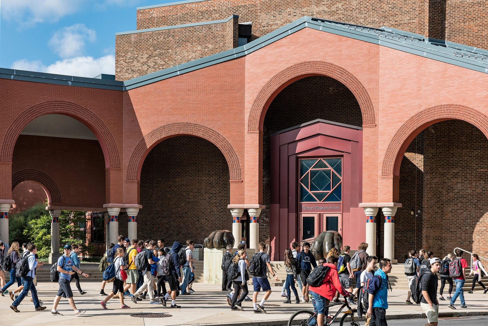 Estudiantes convertidos en narcos: cómo algunas fraternidades universitarias de EE UU entraron al negocio de las drogas