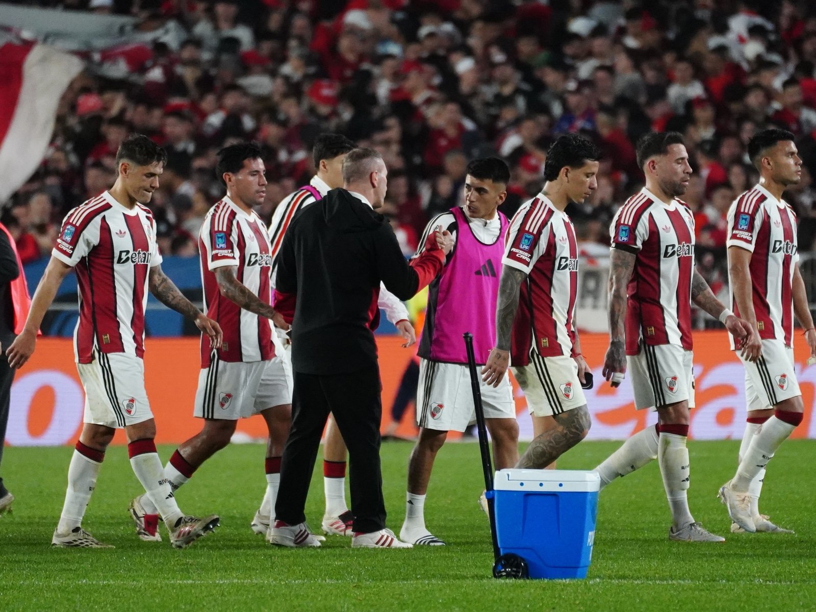 Huracán le dedicó una picante gastada a River tras la victoria en el Monumental con gol de Blondel