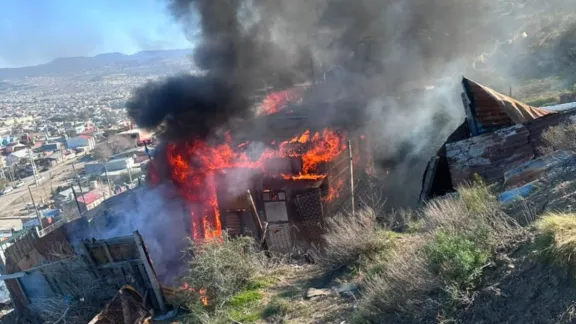 Incendio destruyó una vivienda precaria en la zona alta de Comodoro
